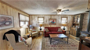 Knotty & Nice - Pet Friendly - Fireplace - Washer - Dryer - Grill
